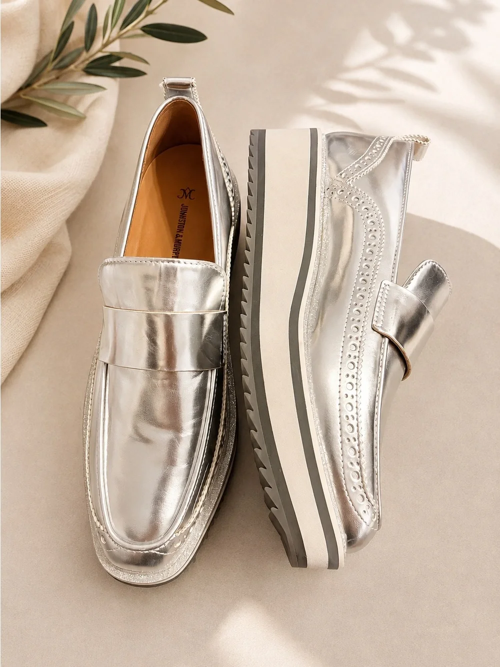 Johnston & Murphy Gracelyn Venetian Silver Metallic Platform Loafers Size 8.5